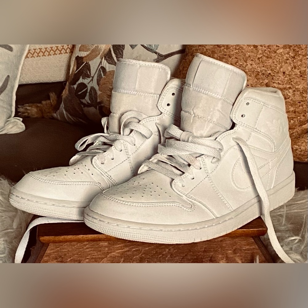 Air Jordan 1 Mid “Triple White”
